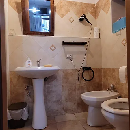 Cella Del Monaco Daire Palinuro